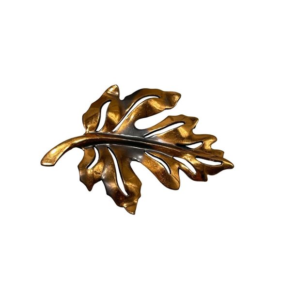 Vintage Copper Leaf Brooch Handmade 70s Jewelry Beautiful Detailed Earthy Pin - Picture 1 of 5